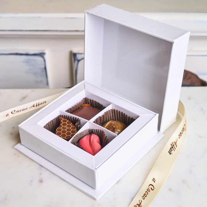 Box of assorted chocolates, 4 pieces