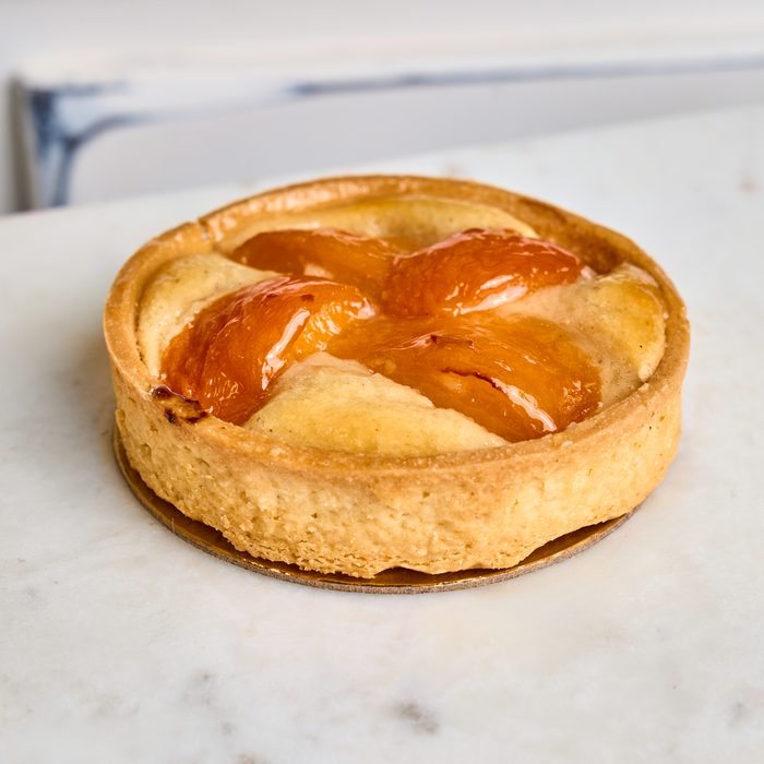 Apricot almond tart